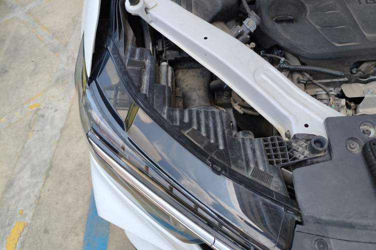 Used Roewe RX5 2025 PLUS 330TGI Automatic Trendsetting Smart Edition Engine Bay Right