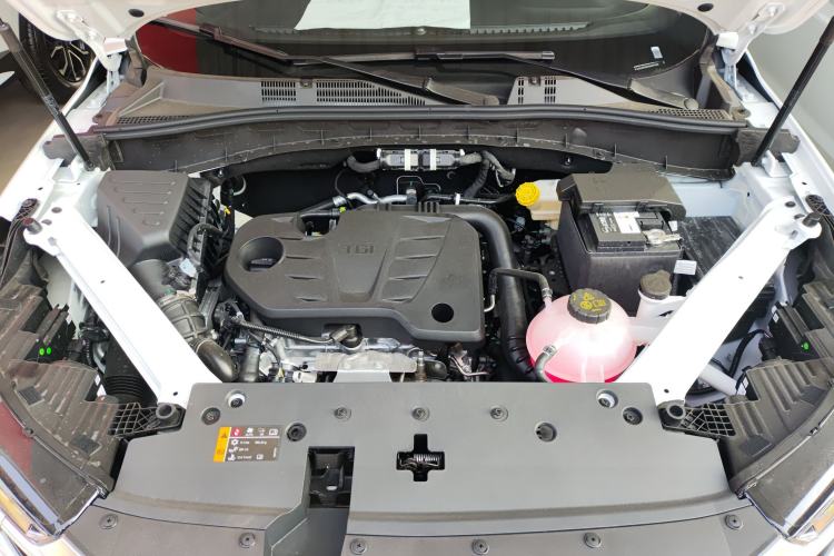 Used Roewe RX5 2025 PLUS 330TGI Automatic Trendsetting Smart Edition Engine Bay