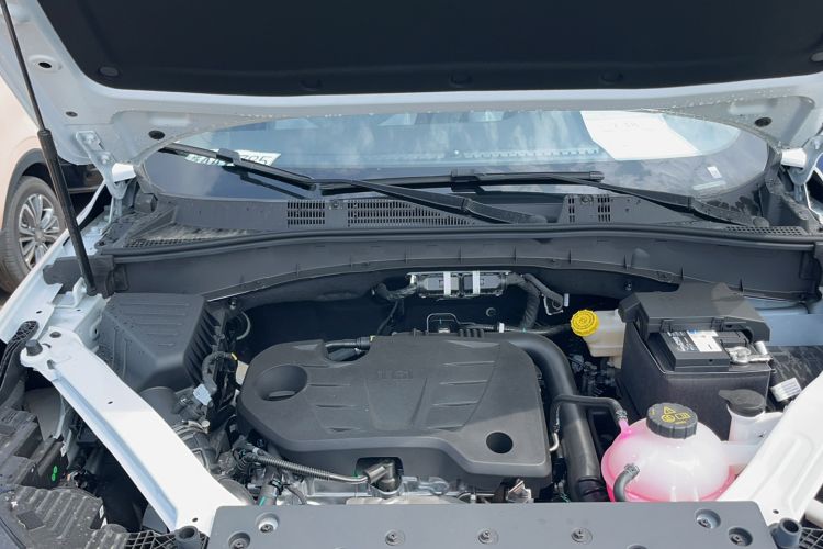 Used Roewe RX5 2025 PLUS 330TGI Automatic Trendsetting Smart Edition Engine Bay