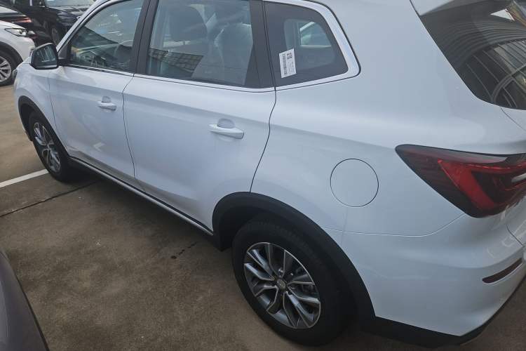 Used Roewe RX5 2025 PLUS 330TGI Automatic Trendsetting Smart Edition Exterior 5