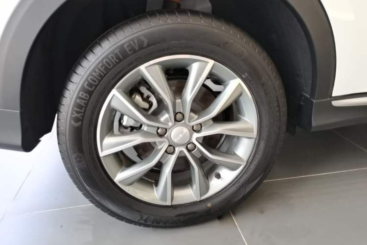 Used Roewe RX5 2025 PLUS 330TGI Automatic Trendsetting Smart Edition Exterior 5