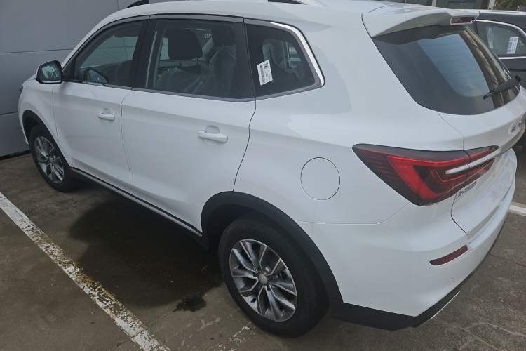Used Roewe RX5 2025 PLUS 330TGI Automatic Trendsetting Smart Edition Exterior 5