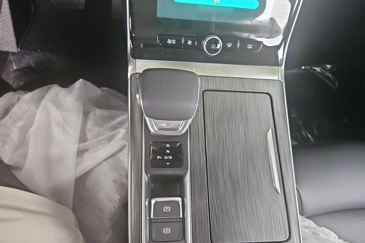 Used Roewe RX5 2025 PLUS 330TGI Automatic Trendsetting Smart Edition Gear Lever