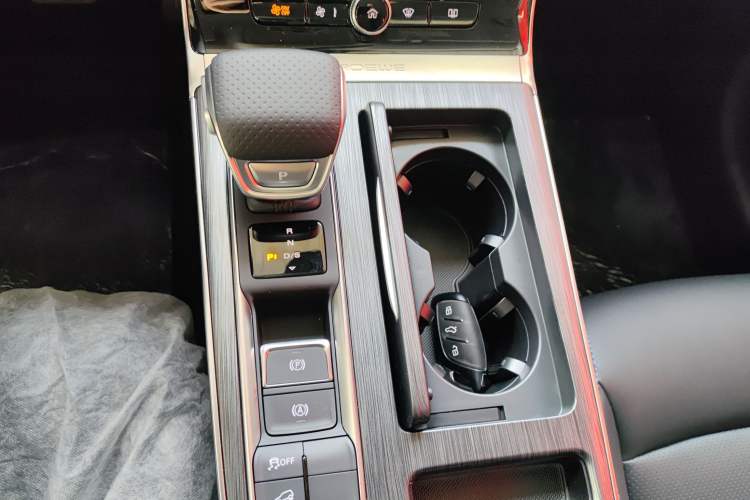 Used Roewe RX5 2025 PLUS 330TGI Automatic Trendsetting Smart Edition Gear Lever