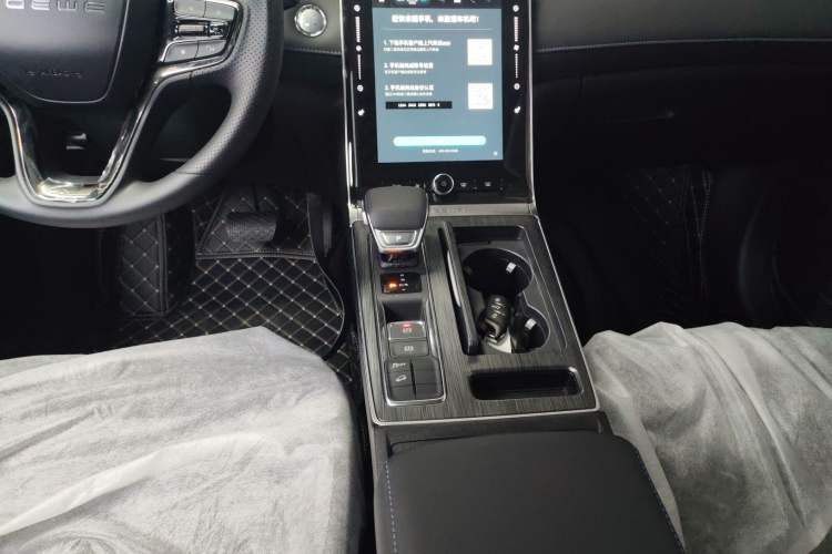 Used Roewe RX5 2025 PLUS 330TGI Automatic Trendsetting Smart Edition Gear Lever