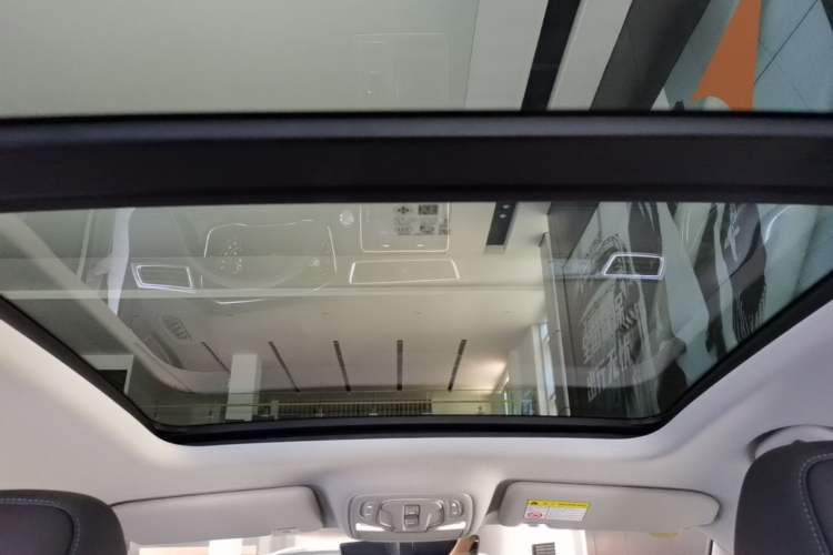 Used Roewe RX5 2025 PLUS 330TGI Automatic Trendsetting Smart Edition Headliner
