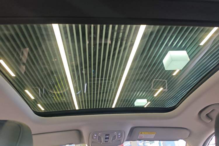 Used Roewe RX5 2025 PLUS 330TGI Automatic Trendsetting Smart Edition Headliner