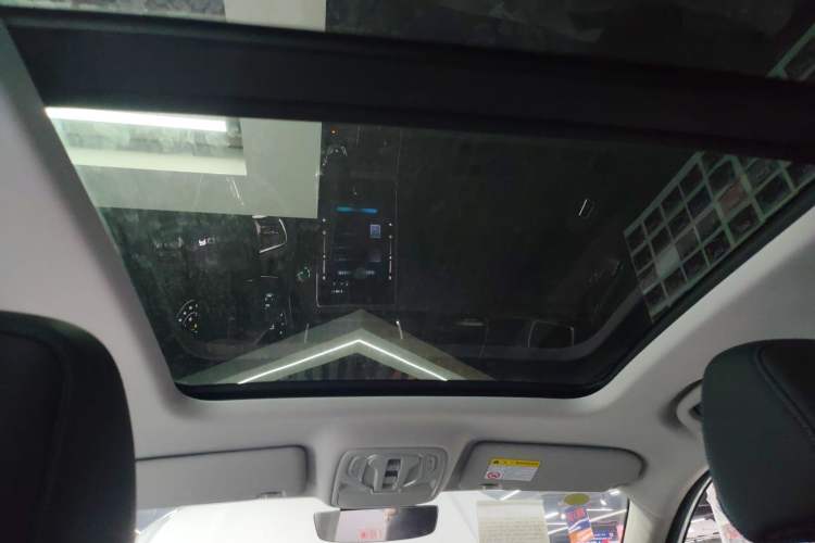 Used Roewe RX5 2025 PLUS 330TGI Automatic Trendsetting Smart Edition Headliner
