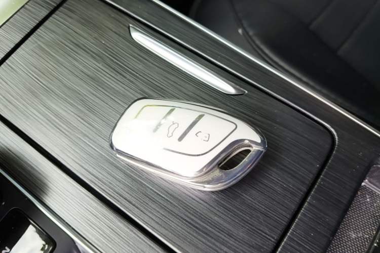 Used Roewe RX5 2025 PLUS 330TGI Automatic Trendsetting Smart Edition Interior 1