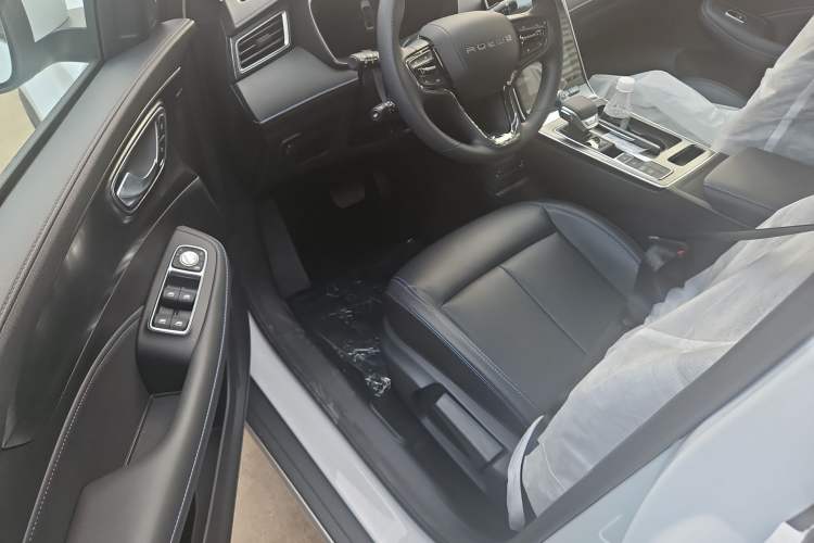 Used Roewe RX5 2025 PLUS 330TGI Automatic Trendsetting Smart Edition Interior 2