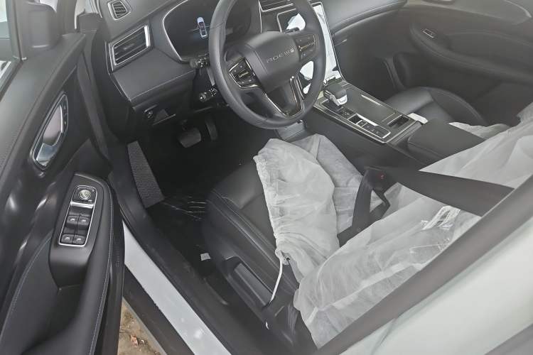 Used Roewe RX5 2025 PLUS 330TGI Automatic Trendsetting Smart Edition Interior 2