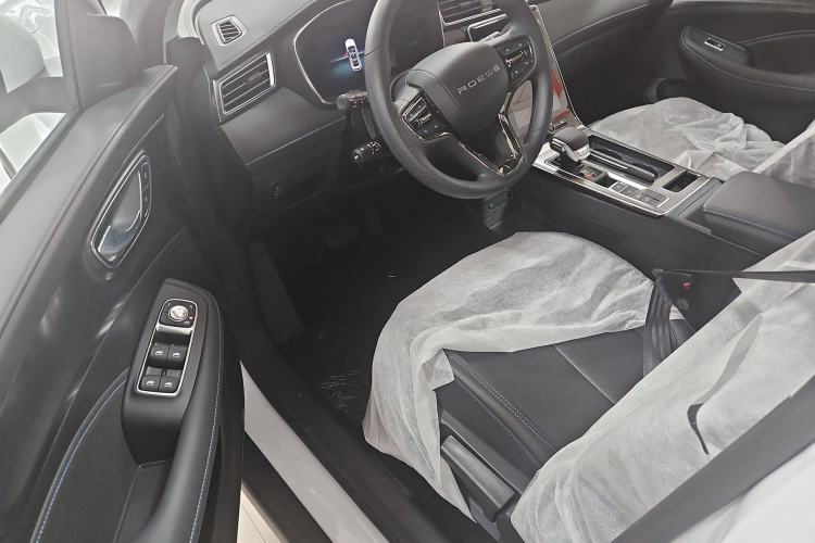 Used Roewe RX5 2025 PLUS 330TGI Automatic Trendsetting Smart Edition Interior 2