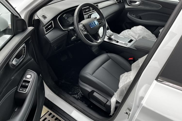 Used Roewe RX5 2025 PLUS 330TGI Automatic Trendsetting Smart Edition Interior 2