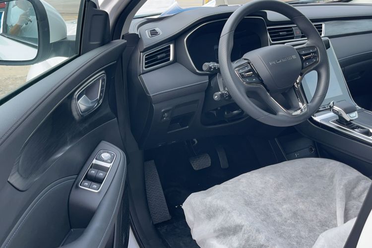 Used Roewe RX5 2025 PLUS 330TGI Automatic Trendsetting Smart Edition Interior 2