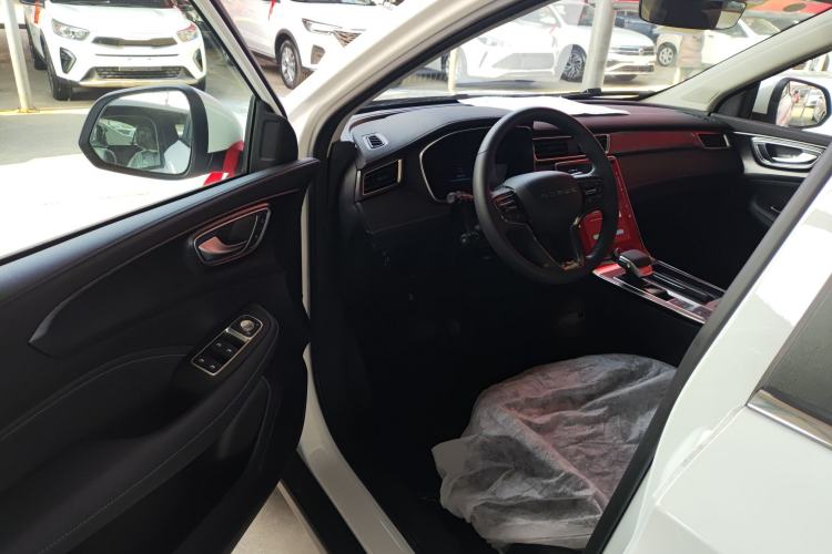 Used Roewe RX5 2025 PLUS 330TGI Automatic Trendsetting Smart Edition Interior 3