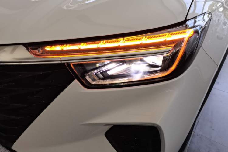Used Roewe RX5 2025 PLUS 330TGI Automatic Trendsetting Smart Edition Left Front Headlight