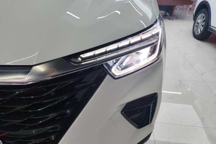 Used Roewe RX5 2025 PLUS 330TGI Automatic Trendsetting Smart Edition Left Front Headlight