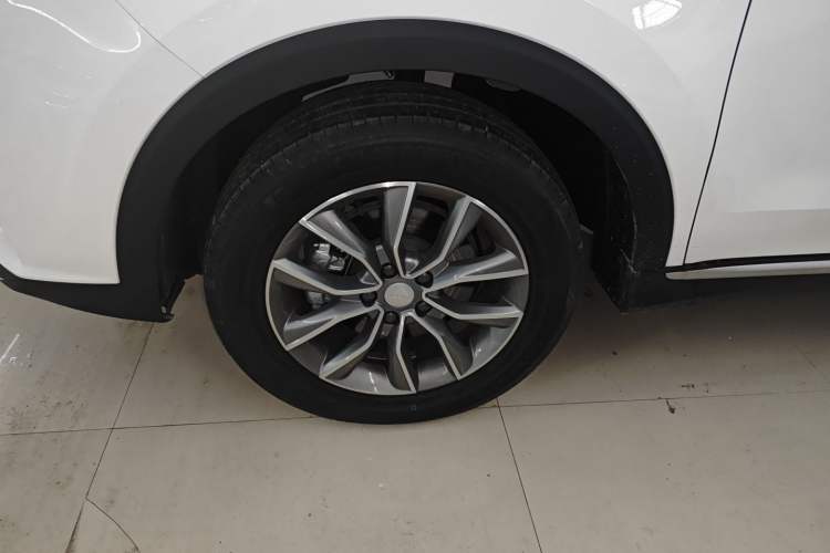Used Roewe RX5 2025 PLUS 330TGI Automatic Trendsetting Smart Edition Left Front Wheel Hub