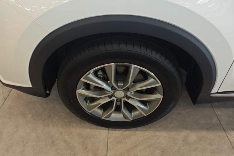 Used Roewe RX5 2025 PLUS 330TGI Automatic Trendsetting Smart Edition Left Front Wheel Hub