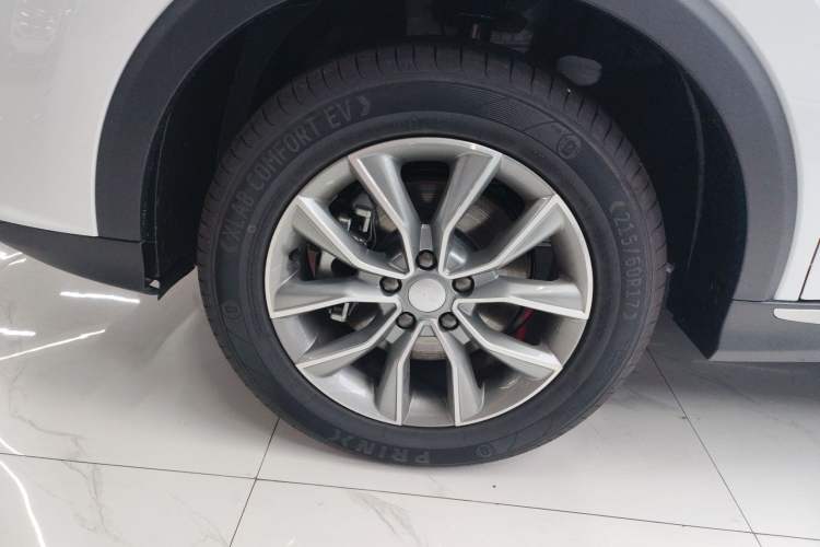 Used Roewe RX5 2025 PLUS 330TGI Automatic Trendsetting Smart Edition Left Front Wheel Hub