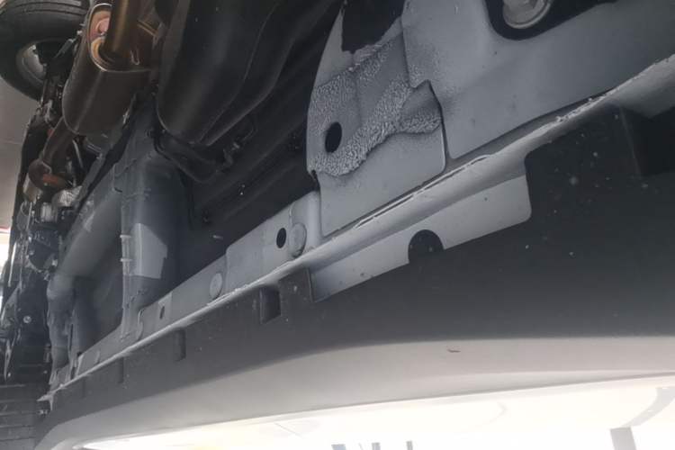 Used Roewe RX5 2025 PLUS 330TGI Automatic Trendsetting Smart Edition Left Side Sill