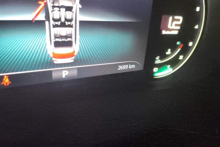 Used Roewe RX5 2025 PLUS 330TGI Automatic Trendsetting Smart Edition Odometer Close Up