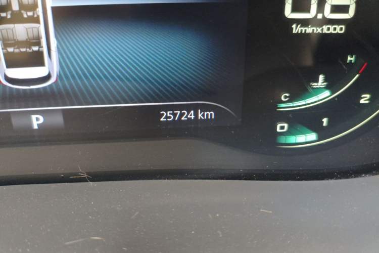 Used Roewe RX5 2025 PLUS 330TGI Automatic Trendsetting Smart Edition Odometer Close Up