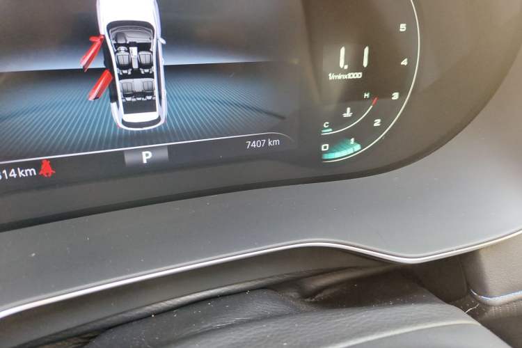 Used Roewe RX5 2025 PLUS 330TGI Automatic Trendsetting Smart Edition Odometer Close Up