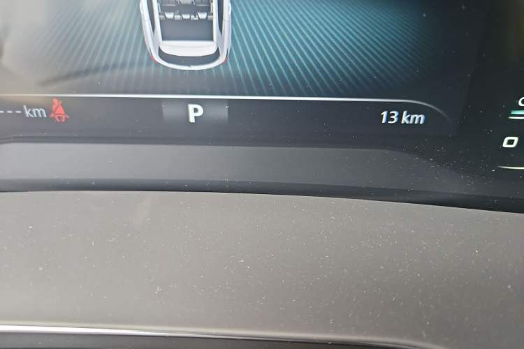 Used Roewe RX5 2025 PLUS 330TGI Automatic Trendsetting Smart Edition Odometer Close Up