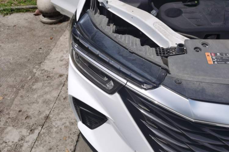 Used Roewe RX5 2025 PLUS 330TGI Automatic Trendsetting Smart Edition Right Front Headlight