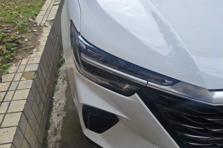 Used Roewe RX5 2025 PLUS 330TGI Automatic Trendsetting Smart Edition Right Front Headlight