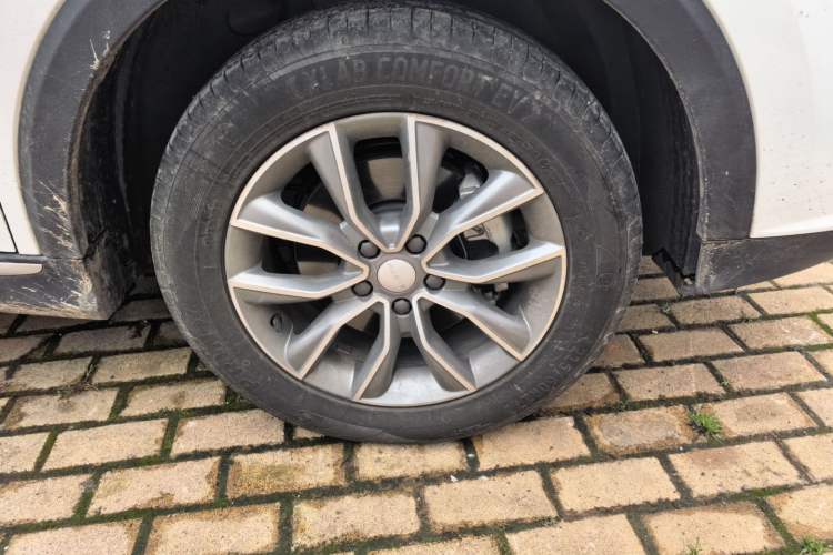 Used Roewe RX5 2025 PLUS 330TGI Automatic Trendsetting Smart Edition Right Front Wheel Hub