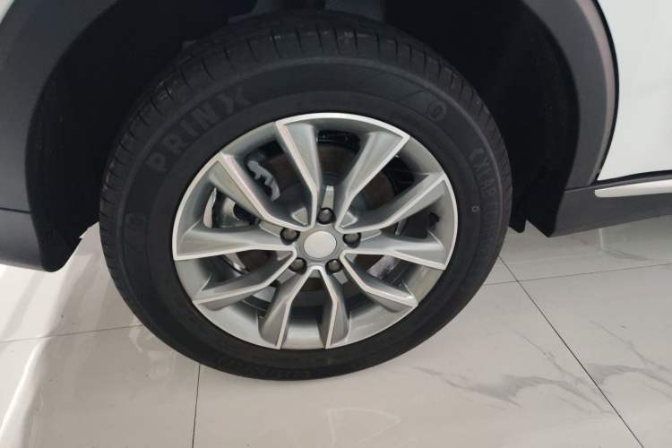 Used Roewe RX5 2025 PLUS 330TGI Automatic Trendsetting Smart Edition Right Rear Wheel Hub