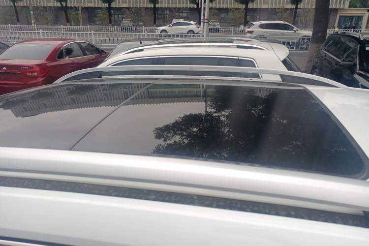 Used Roewe RX5 2025 PLUS 330TGI Automatic Trendsetting Smart Edition Roof