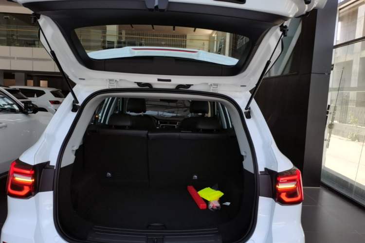 Used Roewe RX5 2025 PLUS 330TGI Automatic Trendsetting Smart Edition Trunk
