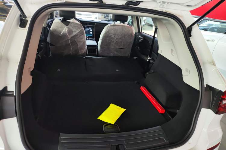 Used Roewe RX5 2025 PLUS 330TGI Automatic Trendsetting Smart Edition Trunk