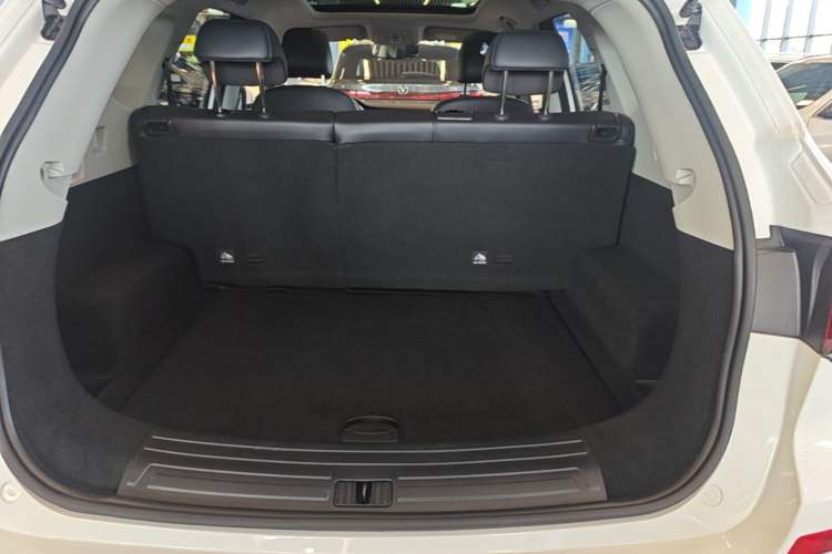 Used Roewe RX5 2025 PLUS 330TGI Automatic Trendsetting Smart Edition Trunk
