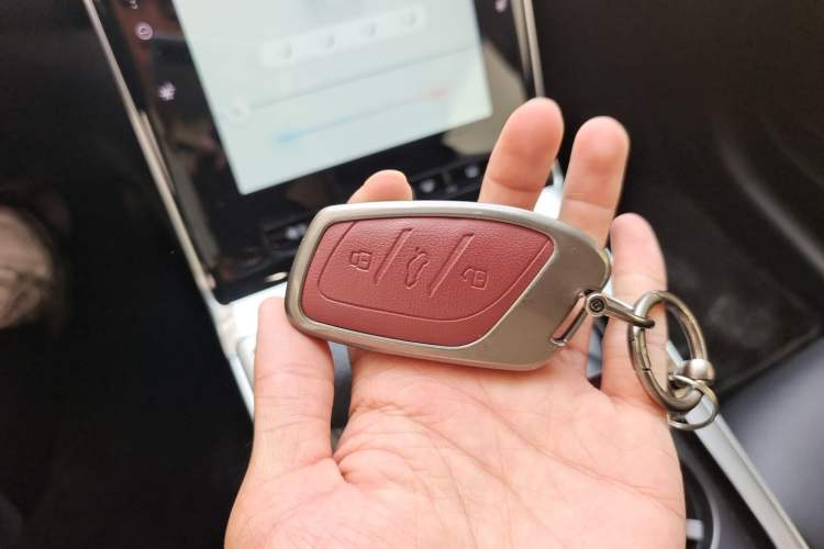 Used Roewe RX5 2025 PLUS 330TGI Automatic Trendsetting Smart Edition Vehicle Key