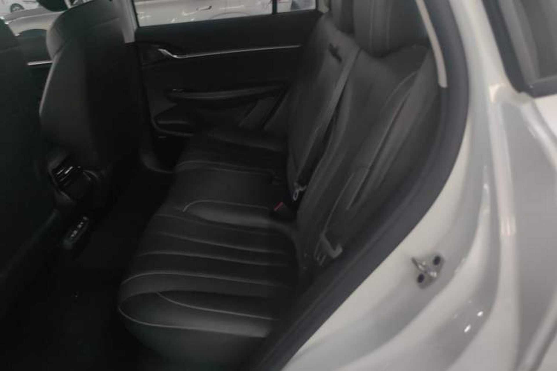 Used Roewe RX5 eMAX 2022 1.5T PHEV Fearless Deluxe Edition Interior 1