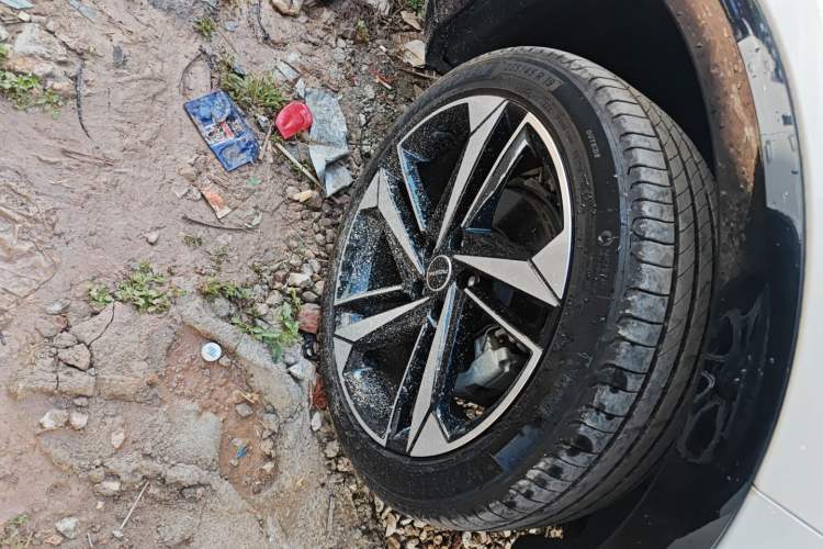 Used Roewe RX5 eMAX 2022 1.5T PHEV Fearless Deluxe Edition Right Front Wheel Hub