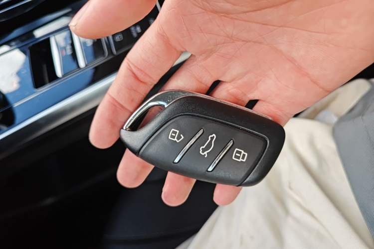 Used Roewe RX5 eMAX 2022 1.5T PHEV Fearless Deluxe Edition Vehicle Key
