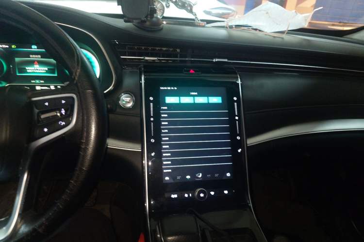Used Roewe RX5 eMAX 2020 500 PHEV 4G-Connected Luxury Edition Audio And AC Panel