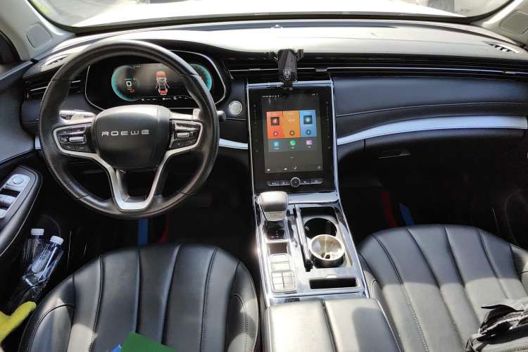 Used Roewe RX5 eMAX 2020 500 PHEV 4G-Connected Luxury Edition Center Console
