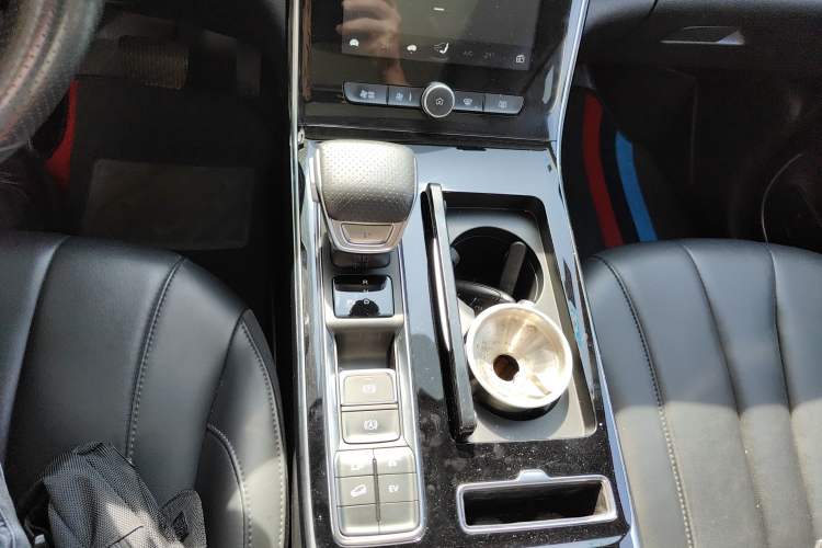 Used Roewe RX5 eMAX 2020 500 PHEV 4G-Connected Luxury Edition Gear Lever