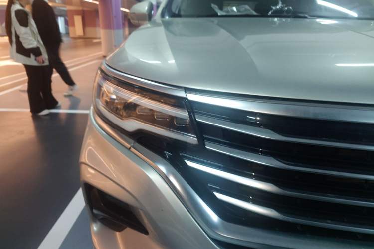 Used Roewe RX5 eMAX 2020 500 PHEV 4G-Connected Luxury Edition Right Front Headlight