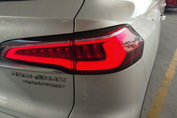 Used Roewe RX5 eMAX 2020 500 PHEV 4G-Connected Luxury Edition Right Rear Taillight