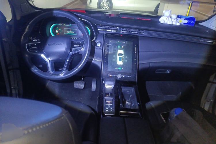 Used Roewe RX5 eMAX 2020 500 PHEV 4G-Connected Luxury Edition Center Console