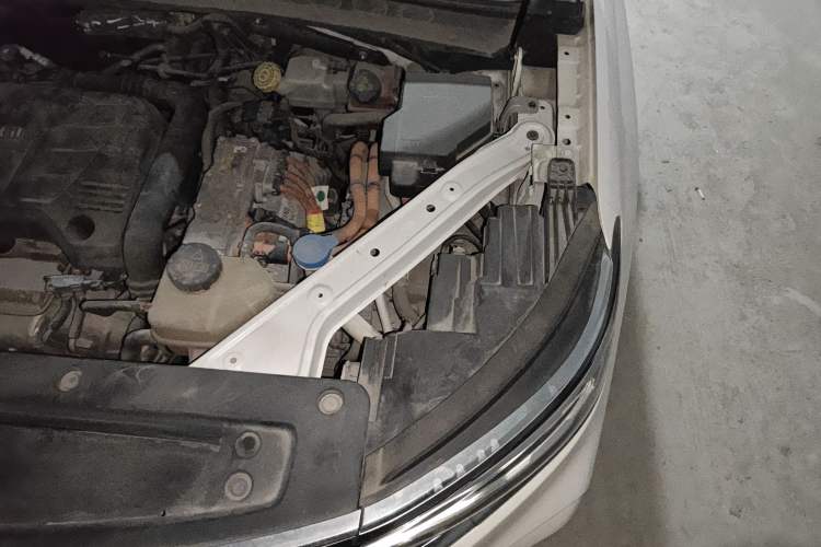 Used Roewe RX5 eMAX 2020 500 PHEV Premium Smart Cabin Engine Bay Left