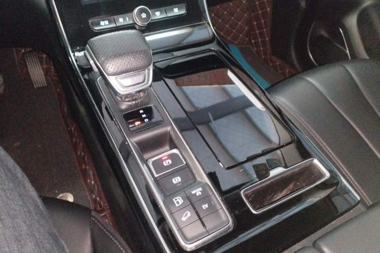 Used Roewe RX5 eMAX 2020 500 PHEV 4G-Connected Luxury Edition Gear Lever