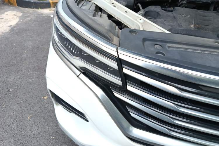 Used Roewe RX5 eMAX 2020 500 PHEV Smart Cabin Flagship Edition Right Front Headlight